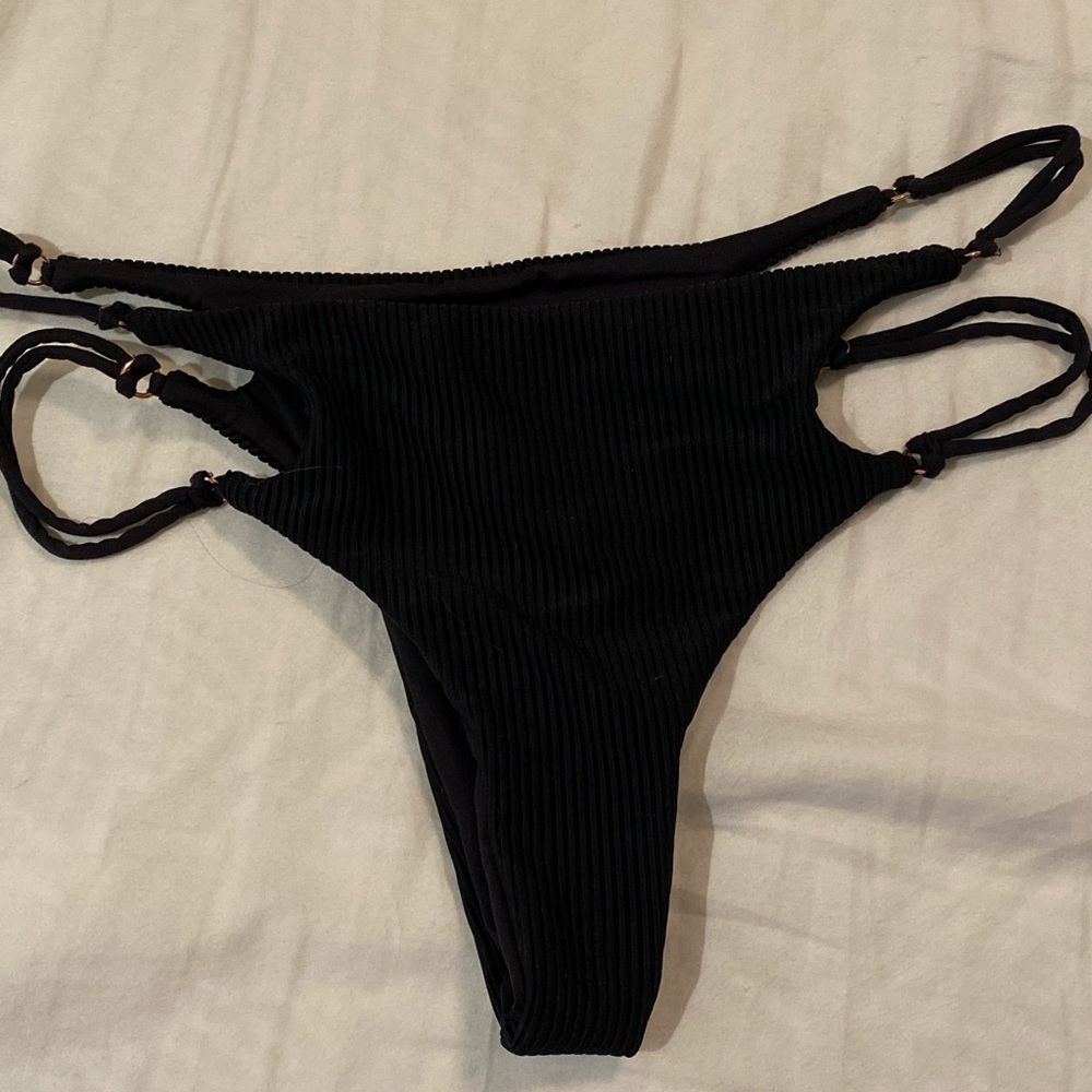 Frankie’s Bikini Bottom SMALL